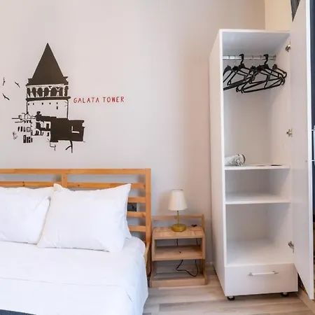 Historical Comfy Entire House 4 Bedroom 4 Bathroom