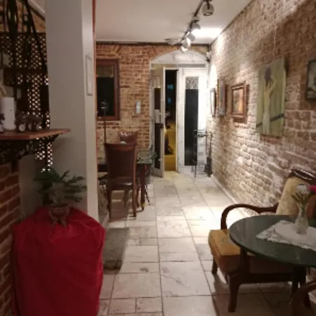 Villa Historical Comfy Entire House 4 Bedroom 4 Bathroom