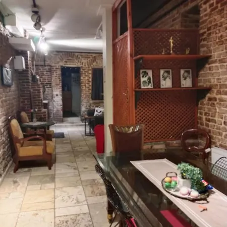 Villa Historical Comfy Entire House 4 Bedroom 4 Bathroom