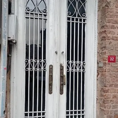 Historical Comfy Entire House 4 Bedroom 4 Bathroom * איסטמבול